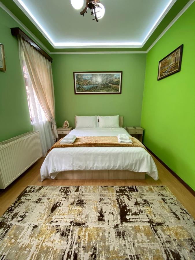 Vila A Hotel Korce Exterior photo